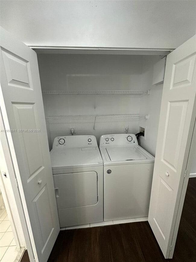 Building Photo - 4848 N State Rd 7