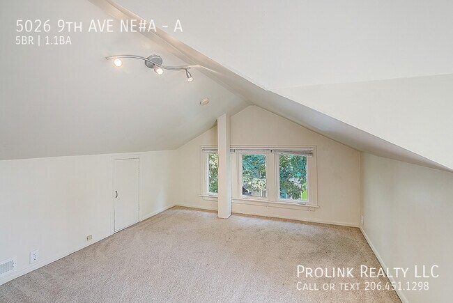 Building Photo - 5026 9th Ave NE