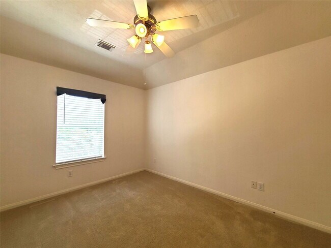 Building Photo - 119 Benedict Canyon Loop