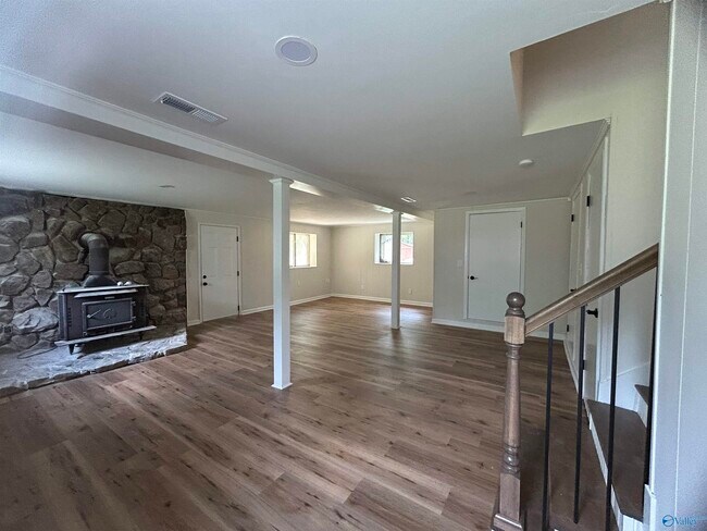 Building Photo - 285 Ruby Dr