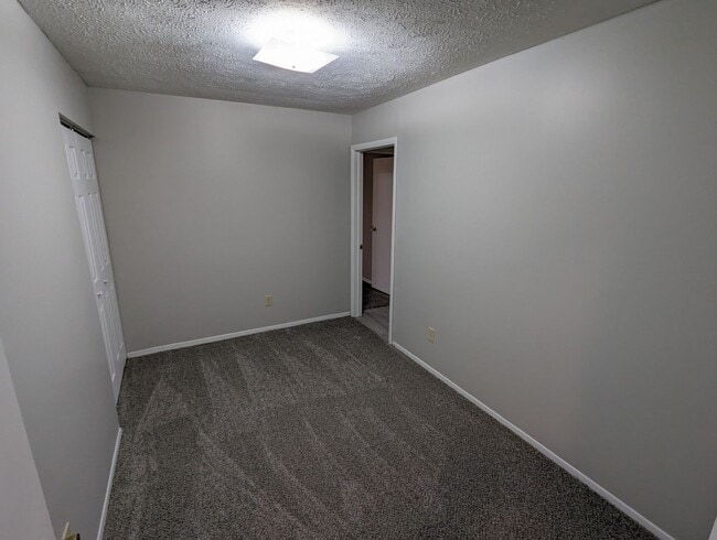 Building Photo - Charming 4-Bedroom Ranch with Modern Updat...