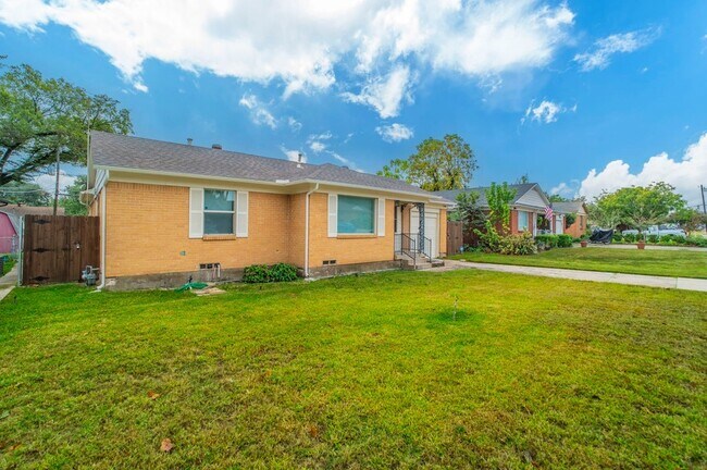 Building Photo - 924 Fuller Ave