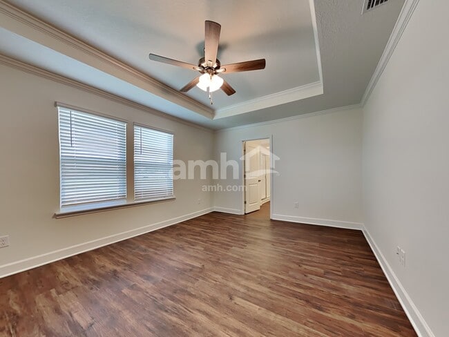 Building Photo - 1019 Tan Tara Trl