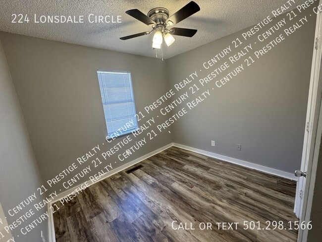 Building Photo - 224 Lonsdale Cir