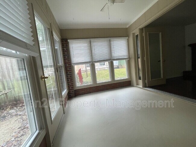Building Photo - 113 Maplebrook Ct