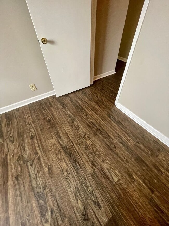 Building Photo - 00401