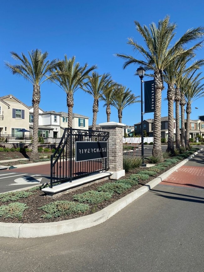 Building Photo - Newer Single Family Home in West Sacramento