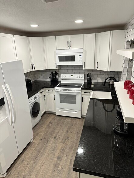 Building Photo - 1350 Rotherman