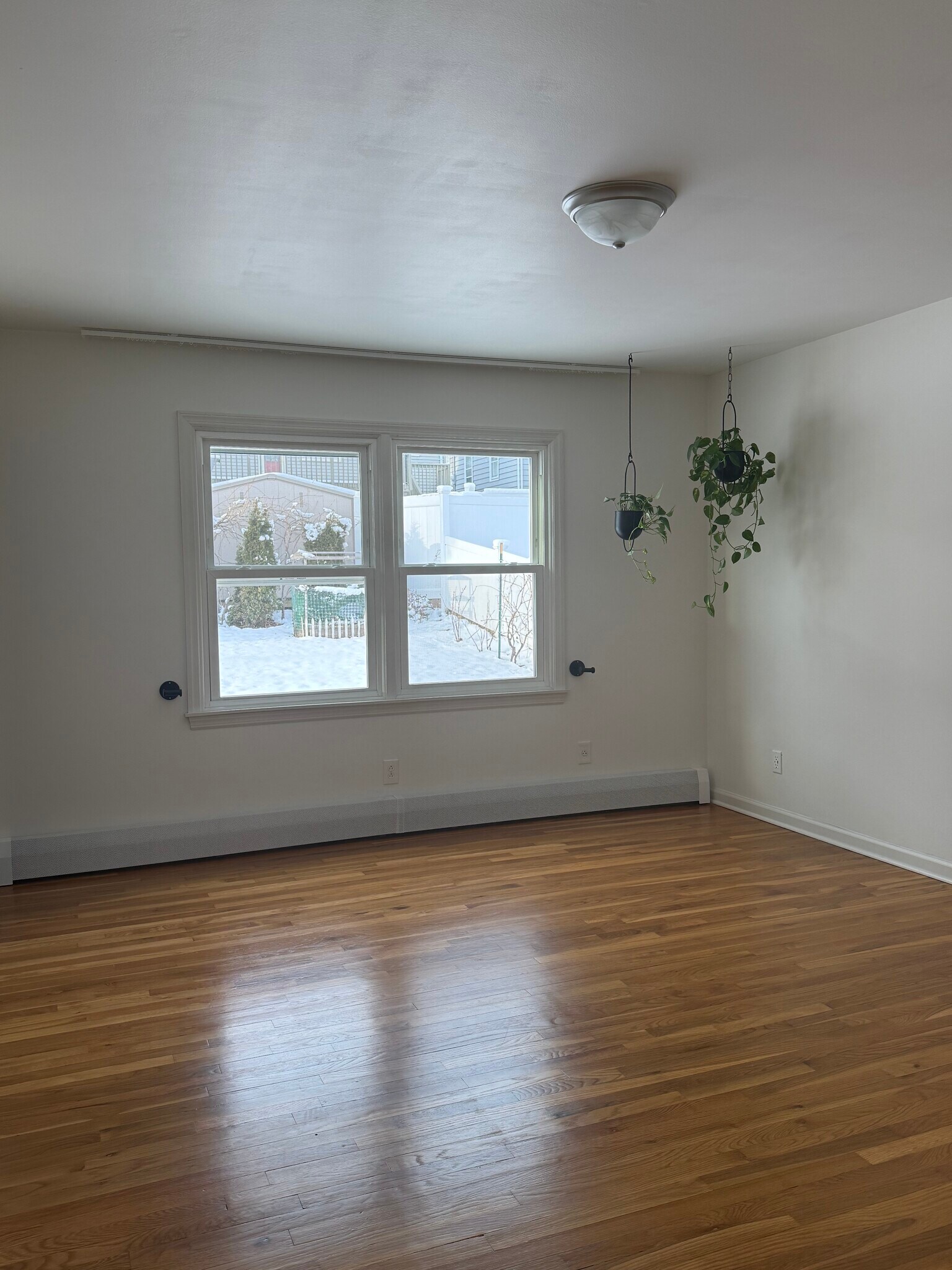 Building Photo - 724 6th St