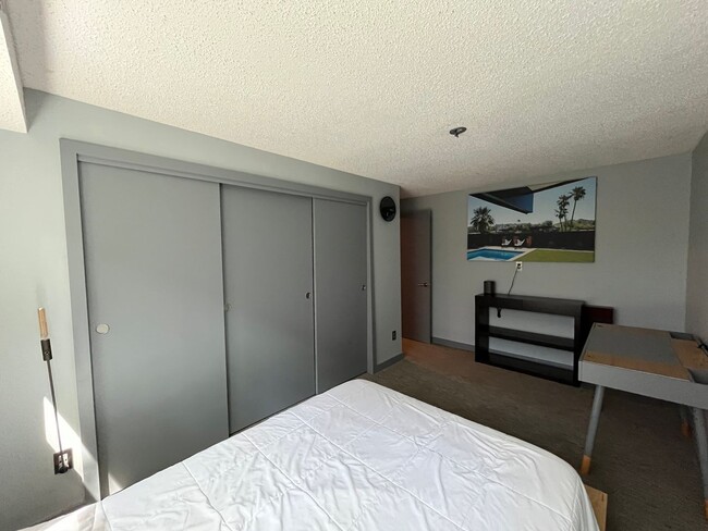 Building Photo - Midcentury modern 4-bedroom, 3-bathroom ho...