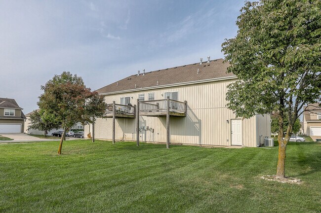 Persimmon Back View - 769 S Evergreen St