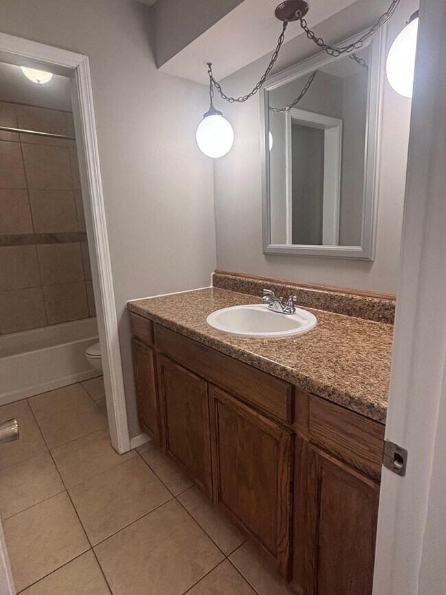 Building Photo - 1 Bed / 1 Bath at Willow Creek Condos – 68th & Yale $1000/month | $1000 Security Deposit