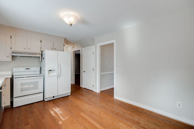 Building Photo - Beautiful 4 Bedroom 3 Bathroom Home in North Chesterfield ***Available Early April***