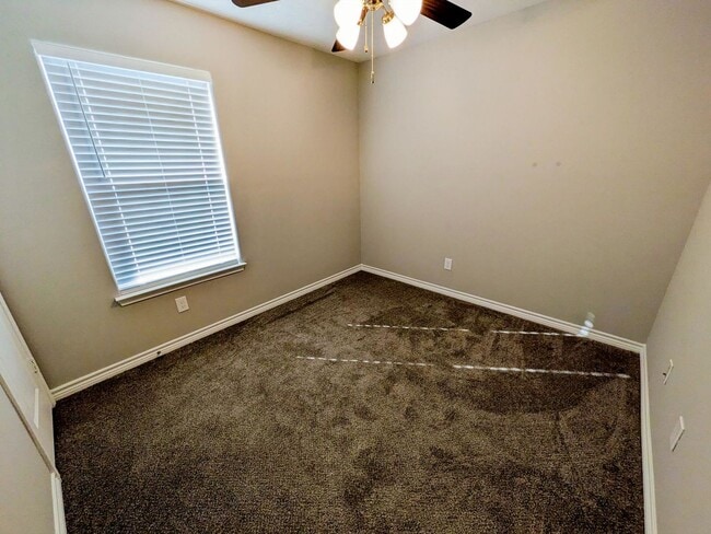 Building Photo - 610 Craig St