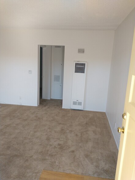 Building Photo - 130 N Ivy Ave