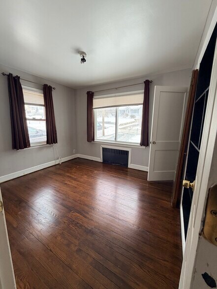 Building Photo - 109 Lakeview Ave