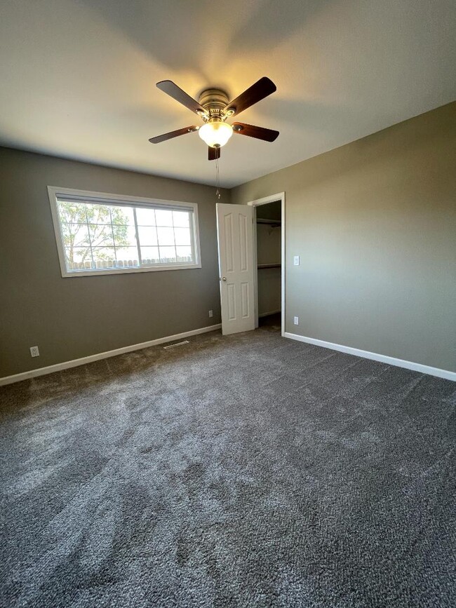 Building Photo - 1570 Camille Ct