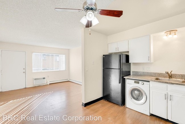 Building Photo - 1 br, 1 bath Apartment - 120 E Grace Place