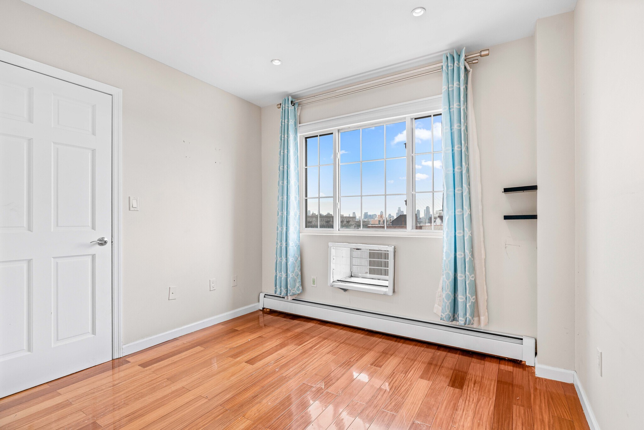 Building Photo - 43-33 42nd St