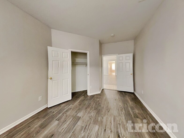 Building Photo - 6619 W Golden Ln