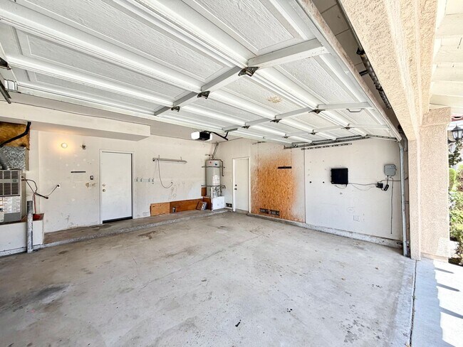 Building Photo - Spacious Rancho Highlands Home | 3 Bed + Den + Bonus Room & 3-Car Garage