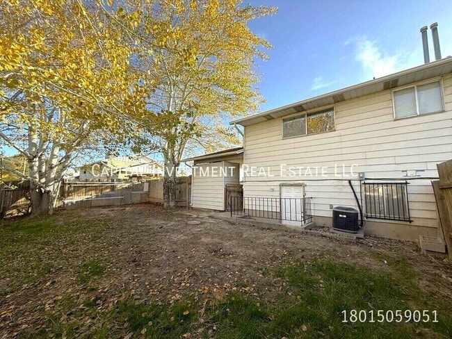 Building Photo - 3842 Dean Dr