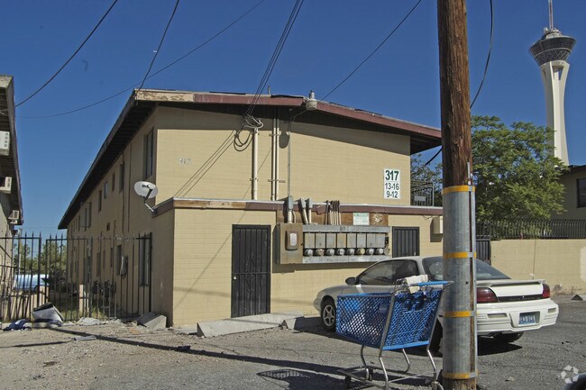 Building Photo - 317 W Cincinnati Ave