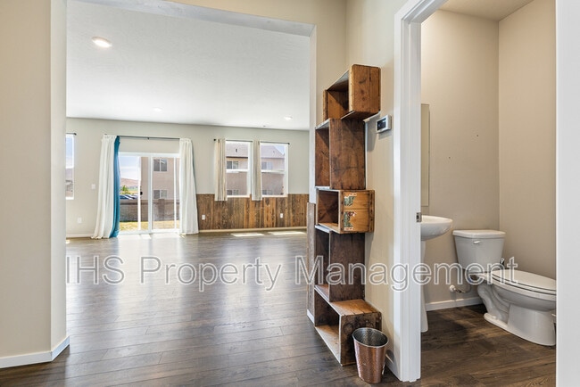 Building Photo - 7945 Ranchland Ln