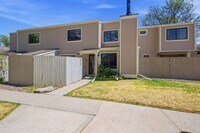 Building Photo - Spacious Townhome in Arvada