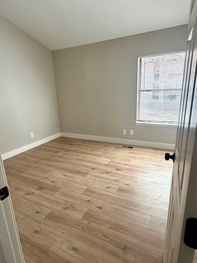 Building Photo - 4221 S Richfield Way