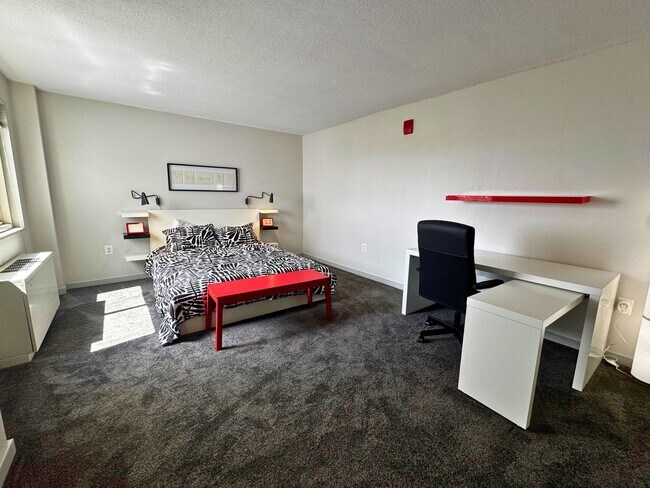 Building Photo - Welcome to Takoma Overlook! Furnished 1br 1ba condo