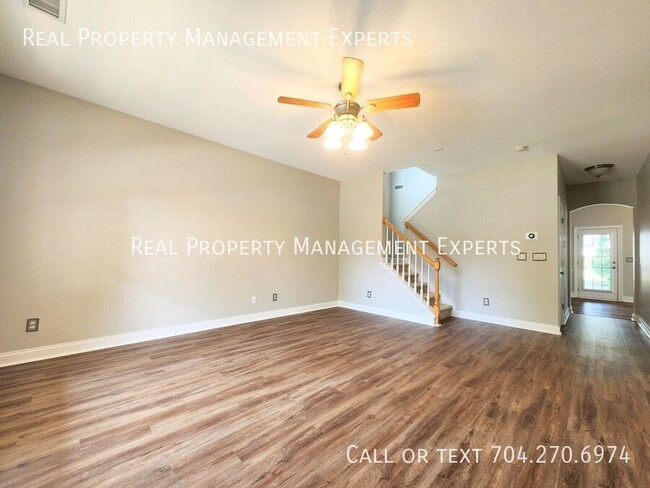Building Photo - 15606 Seafield Ln