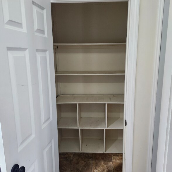 Building Photo - 50 Centre St