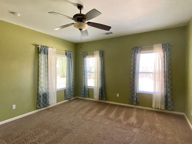 Building Photo - $2,395 Shields & Fowler, 4 Bedroom Home - ...