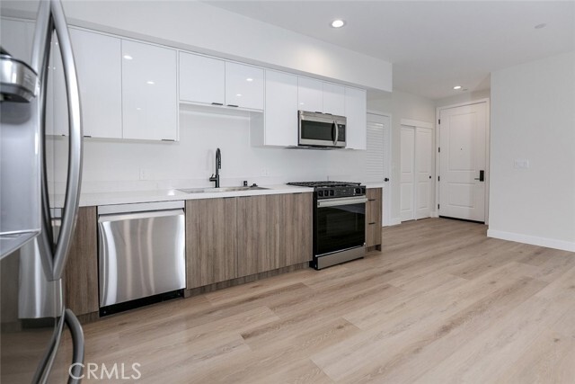 Building Photo - 10218 Fernglen Ave