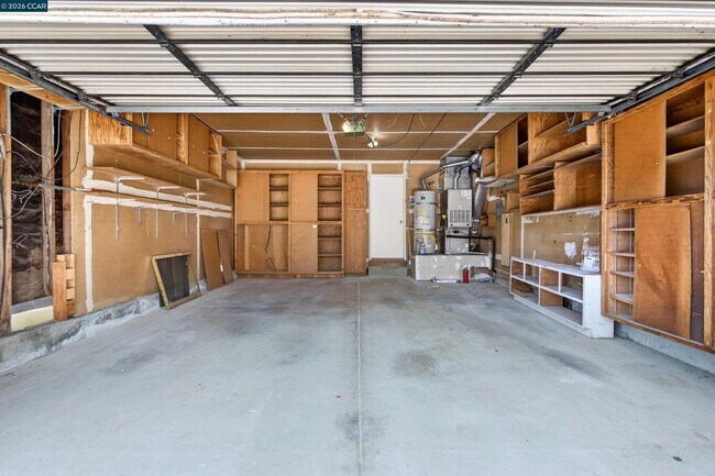 Building Photo - 121 Violet Rd