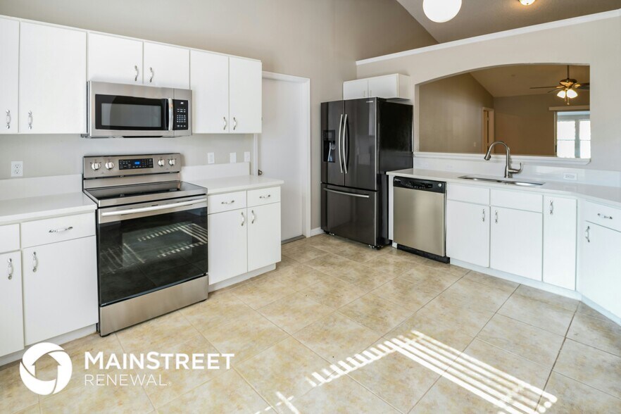 Building Photo - 2079 De Carlo Ave