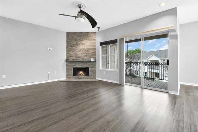 Building Photo - 12565 Melville Dr
