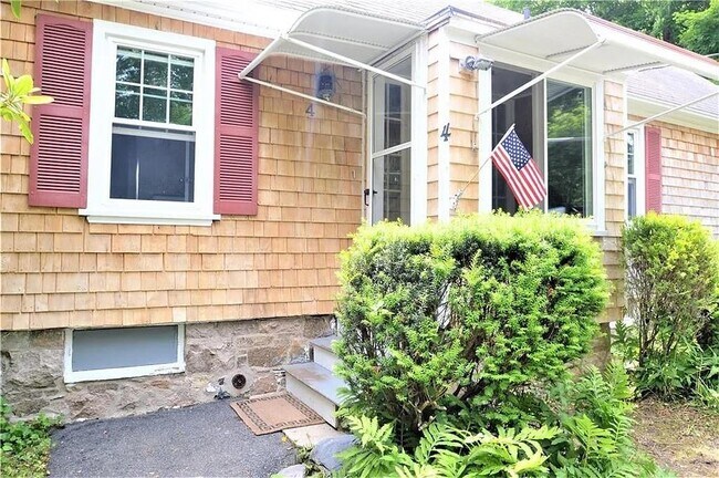 Primary Photo - 4 Harrison Ln