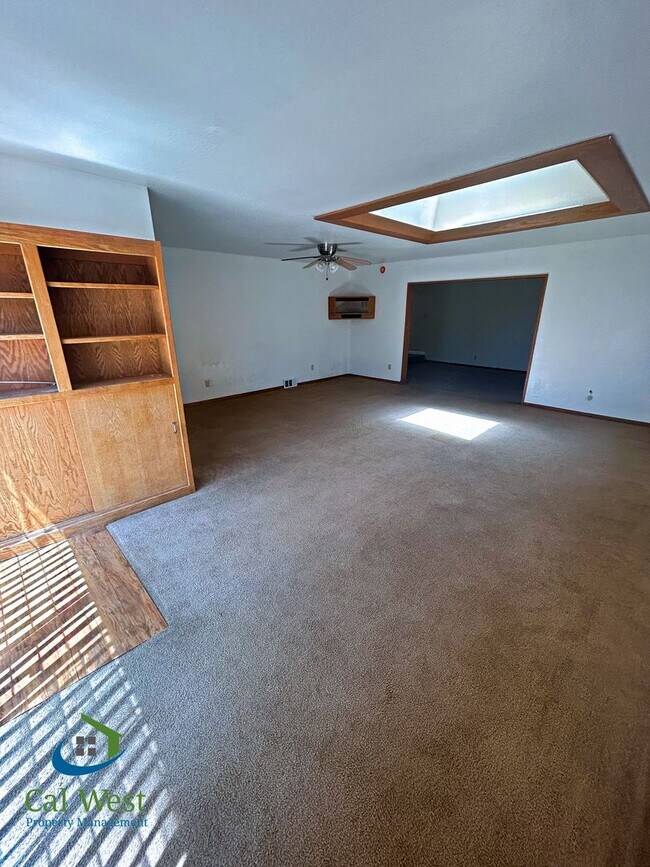 Building Photo - $4095 - 4 Bed/2 Bath Single Family Home in the heart of Gilroy