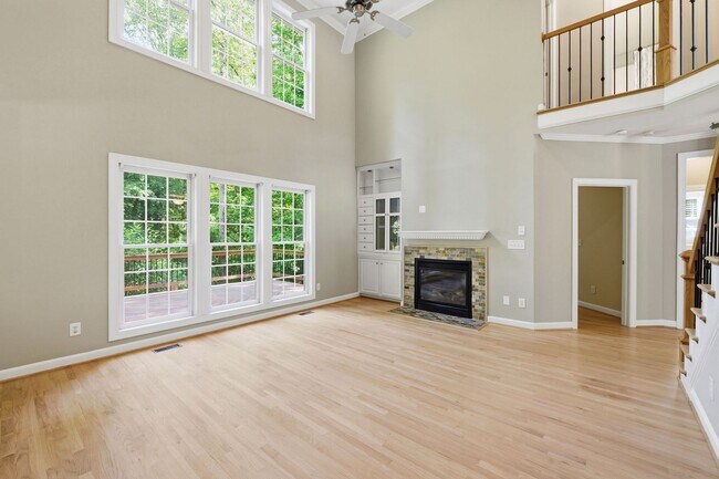 Building Photo - Gorgeous and Spacious 5 Bedroom Home, Cul-de-sac lot, Vaulted Ceilings, Large Backyard, Stunning ...