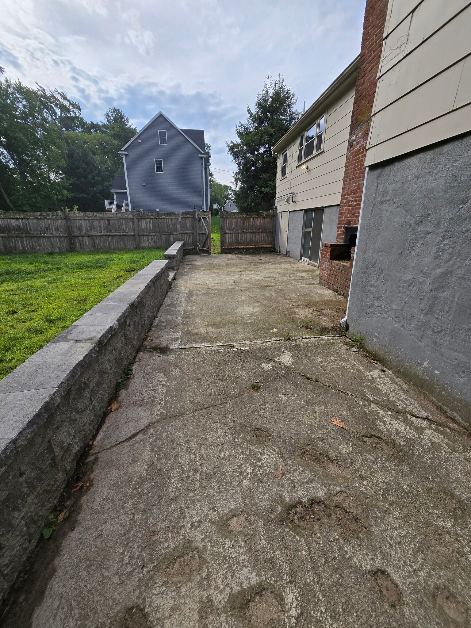 Building Photo - 399 Shawsheen Ave