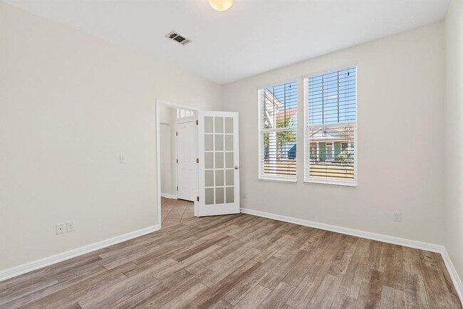 Building Photo - 2068 Herzog