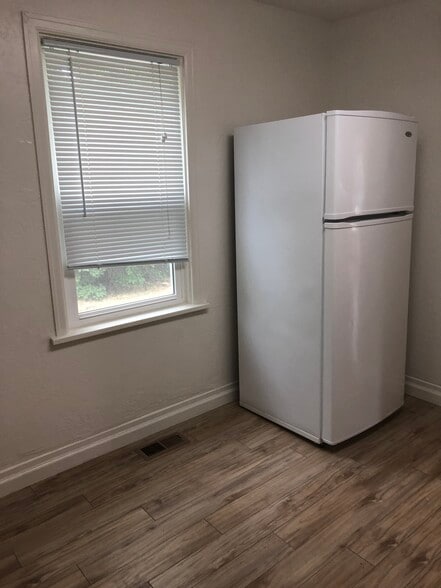 Building Photo - 203 Montana Ave