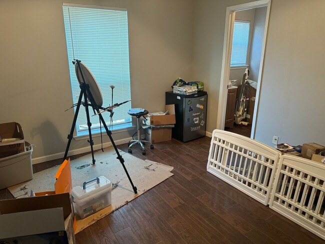 Building Photo - AUGUST PRE-LEASE 2 Bedroom 2 Bathroom Apartment Near Bus Route