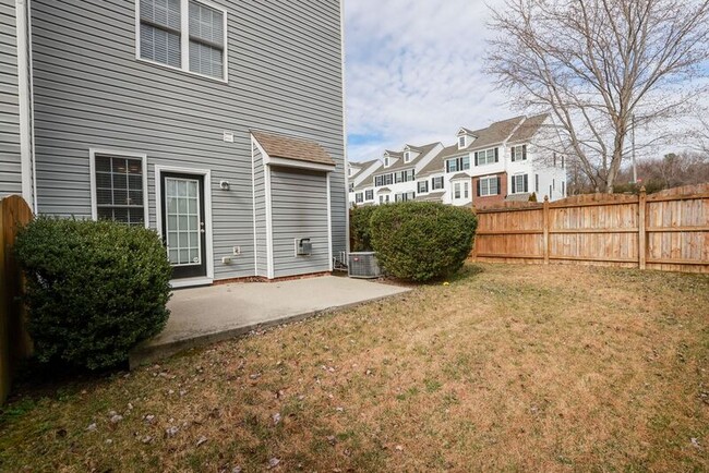 Building Photo - 10360 Caracara Dr