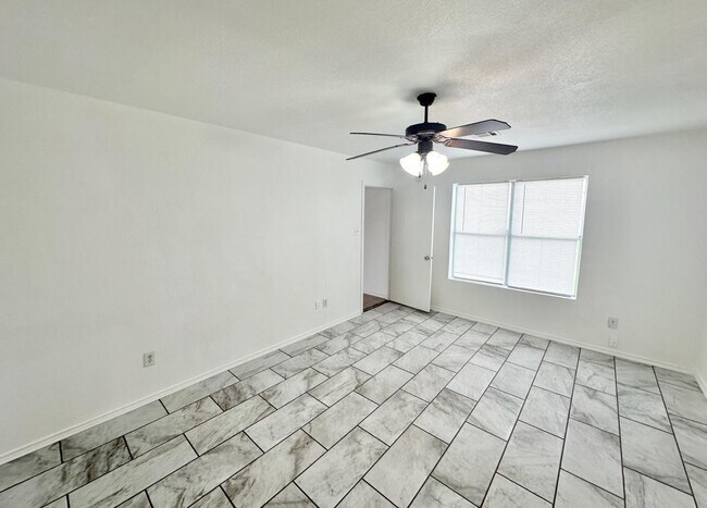 Building Photo - AVAILABLE SOON; APPLY TODAY!!