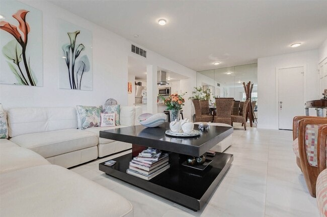 Building Photo - 2234 S Piney Point Rd