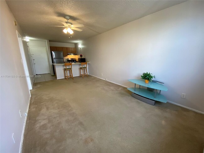 Building Photo - 2501 Riverside Dr