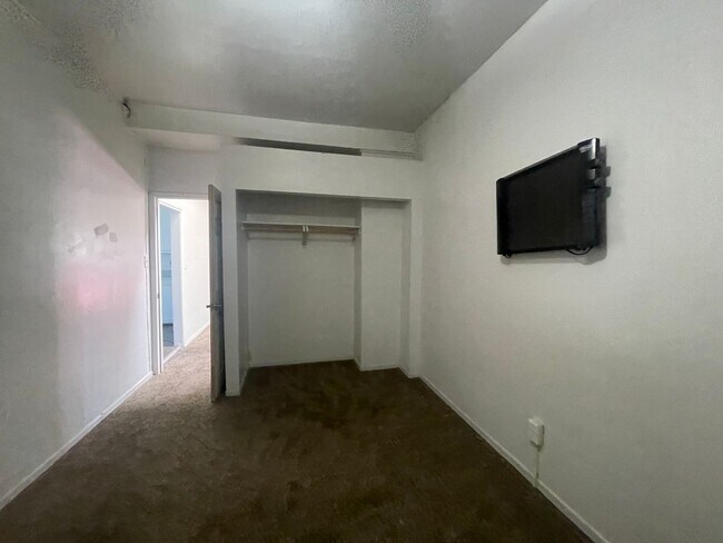Building Photo - Cozy 2-Bedroom 1 Bath Retreat in Tonopah